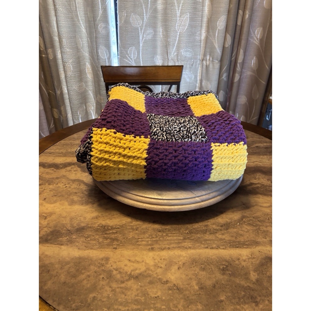 Crochet Handmade Afghan Lap Cover Perfect For Vikings Games 48"x 43"‎